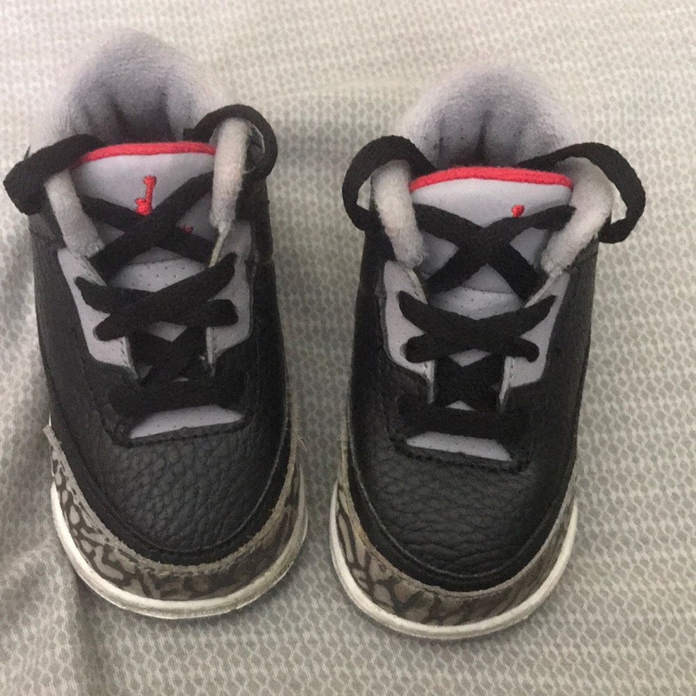 Air Jordan 3s